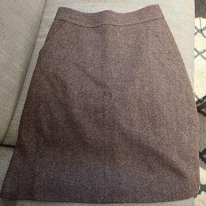 Sz 4 (26in; fits like Sz 2) Tweed Wool skirt w/ polyester lining.
